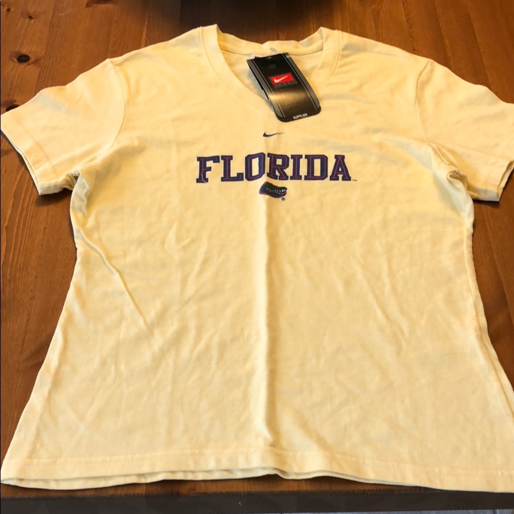 Florida Gator tee. 23 inches long, 17 inches wide